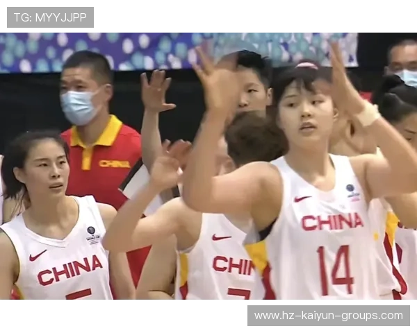 女篮姑娘用汗水换来荣耀：她们的坚持与梦想